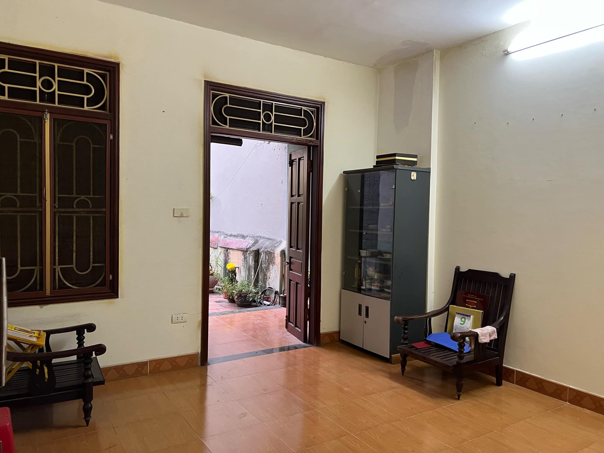 Cho thuê nhà ngõ ô tô Vũ Hữu, 3 tầng x 70m2, 4 ngủ, 15 Triệu, ở nhóm 8 người, VP c.ty - Ảnh 2